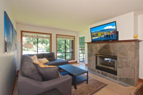 Отель Powderhorn by Whistler Blackcomb Vacation Rentals, Уистлер